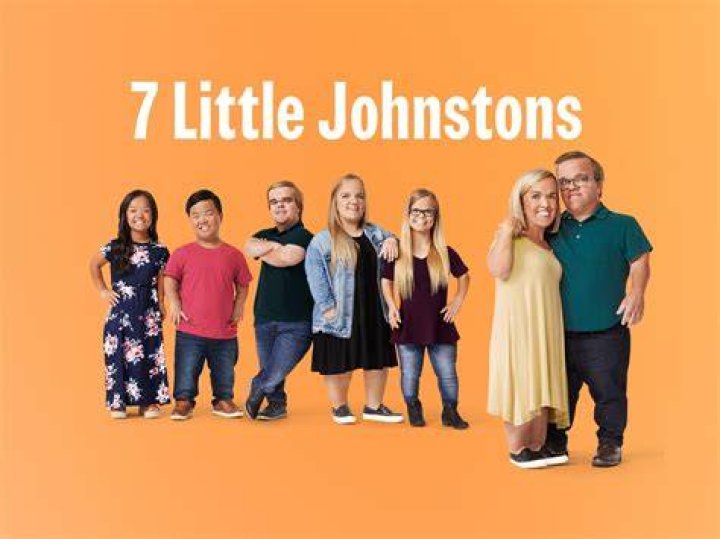 A 7 LITTLE JOHNSTONS BABY! MEET LIZ AND BRICE'S NEWBORN TLC NEWS