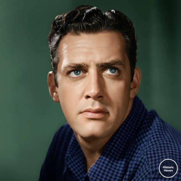 A Guide To Understanding Raymond Burr's Relationships