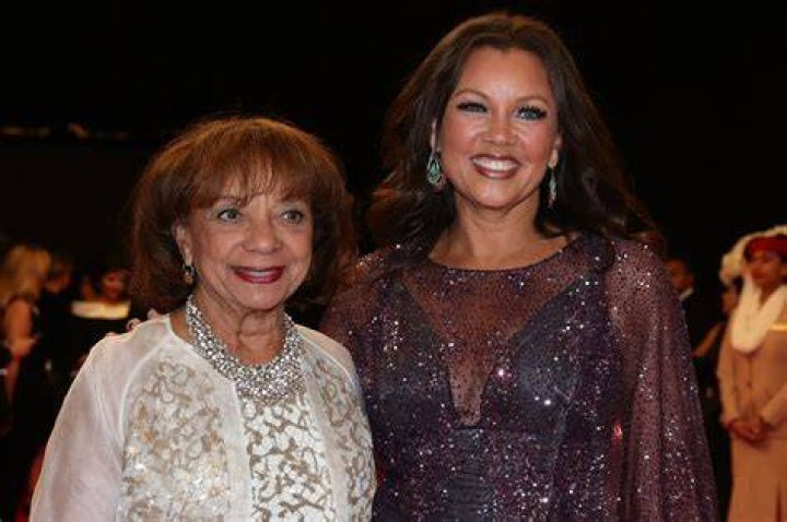 Age Of Vanessa Williams' Mother: Uncovering The Facts