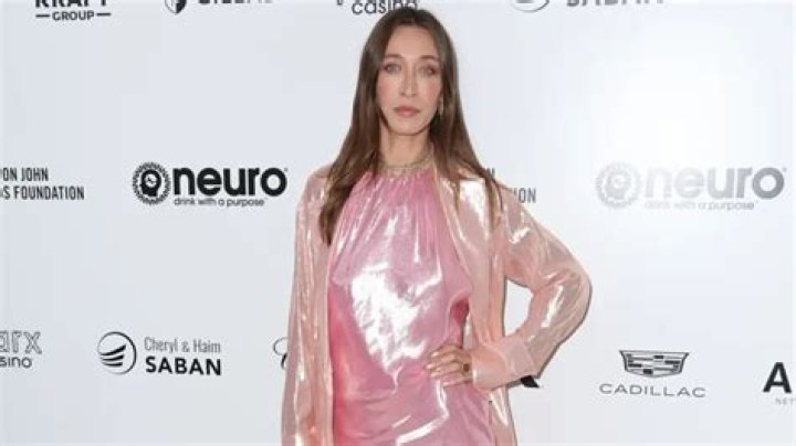 Alana Hadid Biography, Wiki, Age, Boyfriend, Siblings, Parents, Career