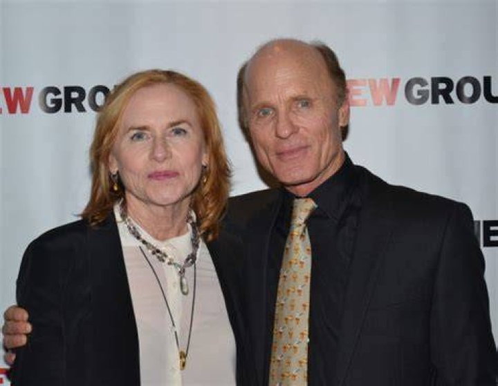 Amy Madigan Biography, Height & Life Story Super Stars Bio