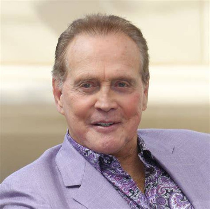Arriba 77+ imagen lee majors young Thptnganamst.edu.vn