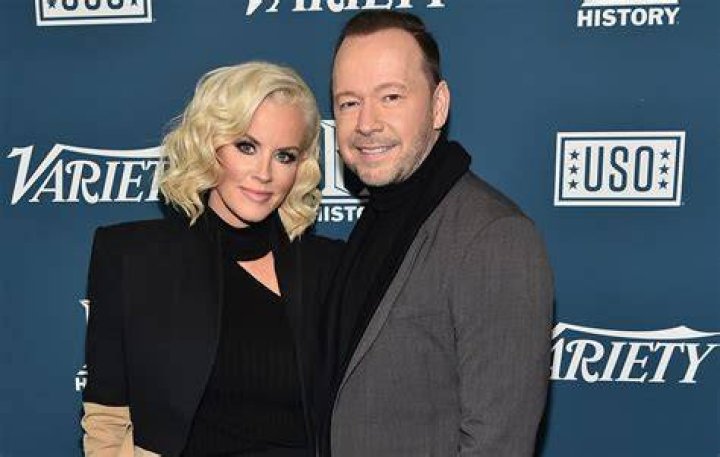 Breaking News: Jenny McCarthy To Divorce Husband!
