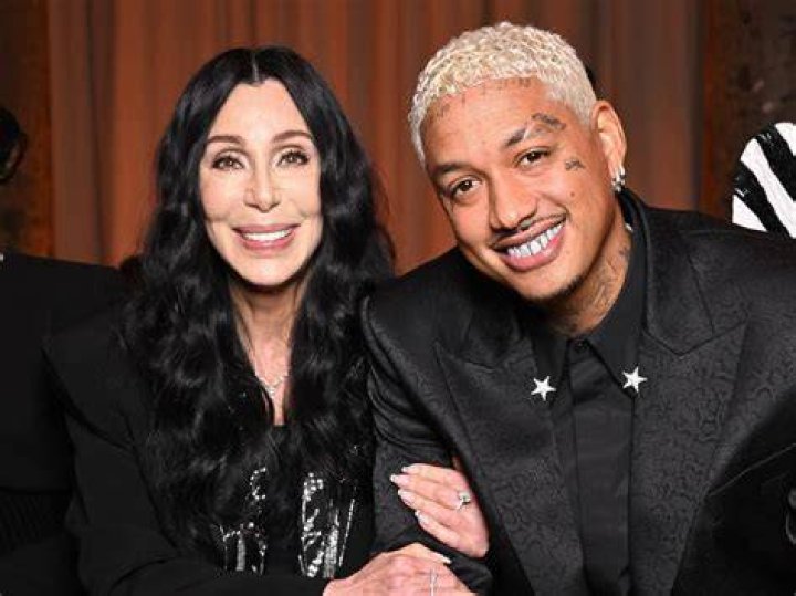 Cher's Boyfriend: Unveiling The Man Who Captured Her Heart