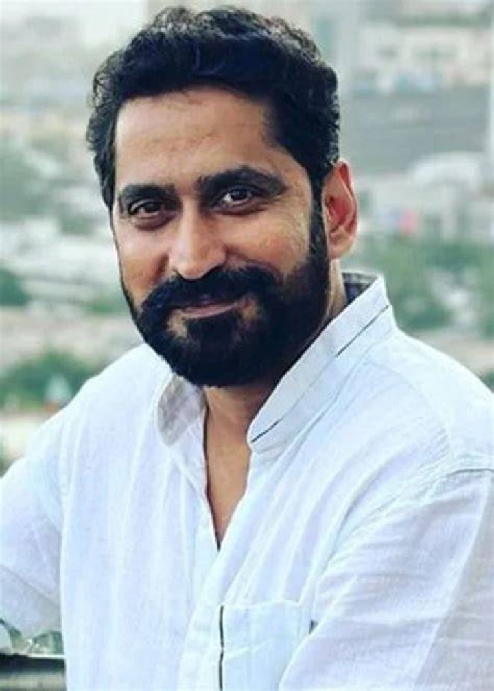 Chinmay Mandlekar “माझ्या मुलाला कारटं का म्हणता? आणखी किती दिवस