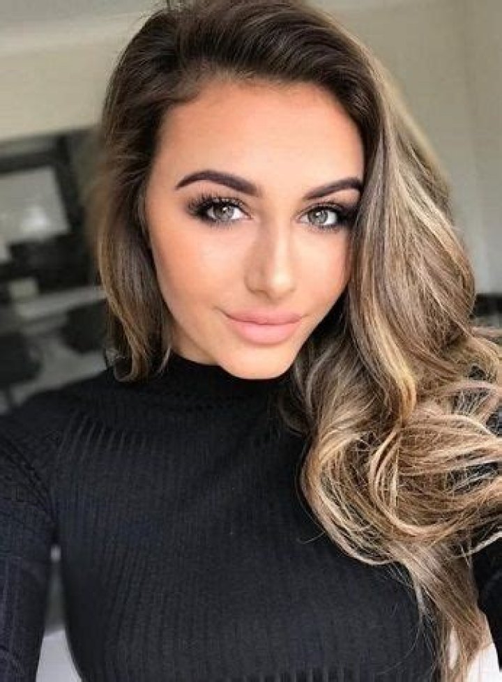 Chloe Veitch Wiki, Bio, Height, Age, Boyfriend, Net Worth, Family