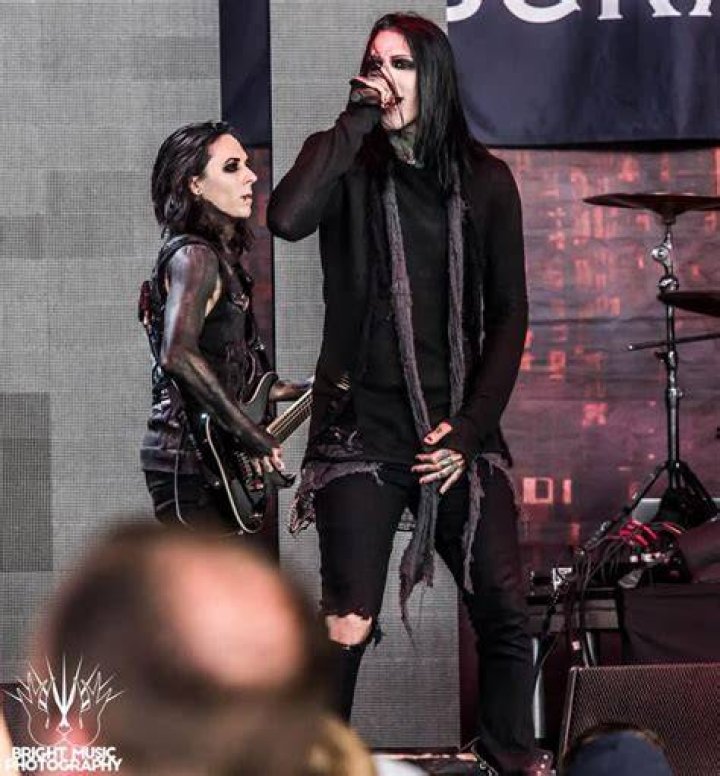 Chris Motionless Height