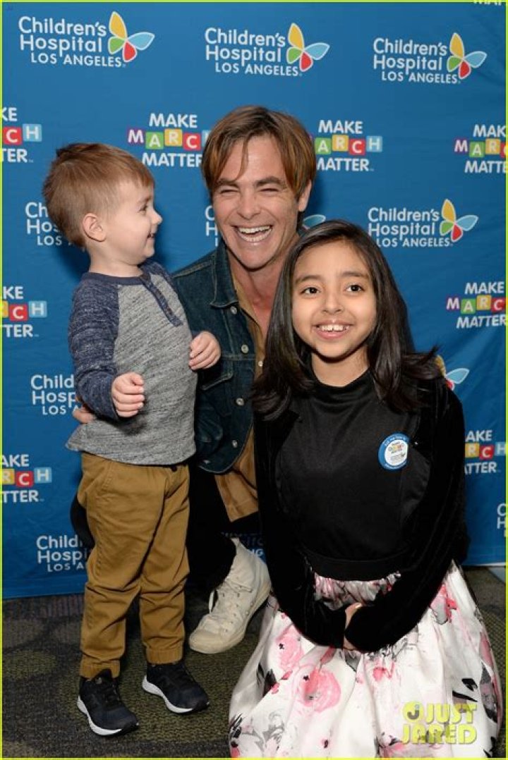 Chris Pine Kicks Off Children’s Hospital LA Make March Matter Campaign