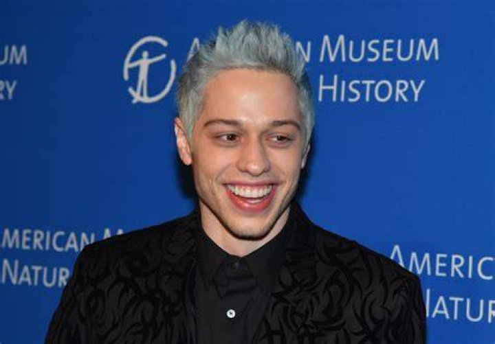 Comediante Pete Davidson &eacute; internado para tratar sa&uacute;de mental