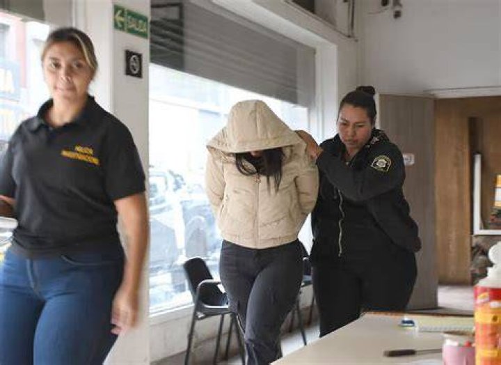 Condenada una falsa médico que aumentaba glúteos con cemento y pegamento