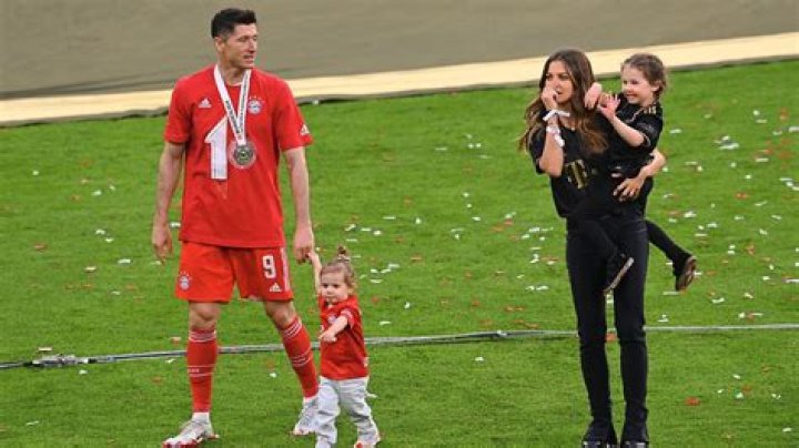 Deshalb ohne Familie in München Robert Lewandowski erhält wohl