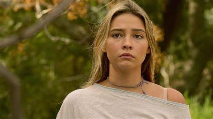 Does Sarah Cameron Die in Outer Banks Season 2? What Happens to Her?