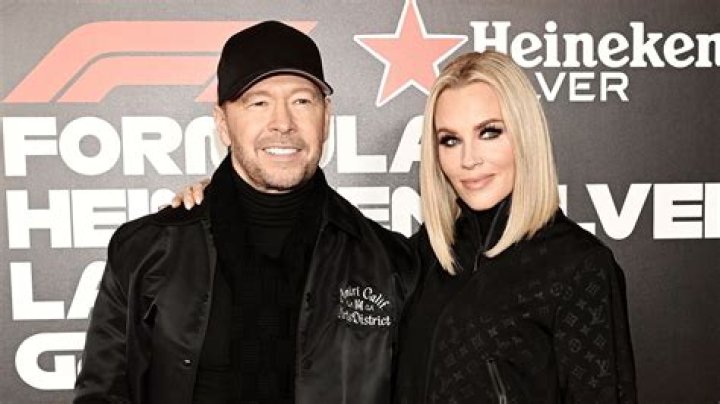 Donnie Wahlberg leaves 2,020 tip again, this time on 35 bill