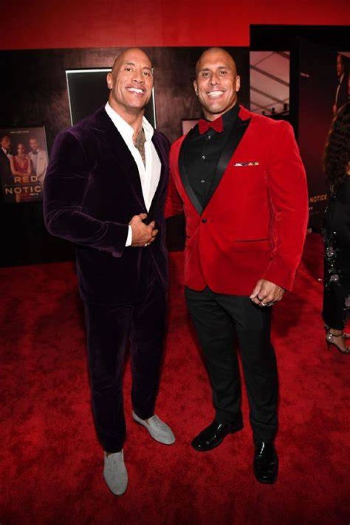 Dwayne Johnson atil des frères et sœurs ? En savoir plus sur ses