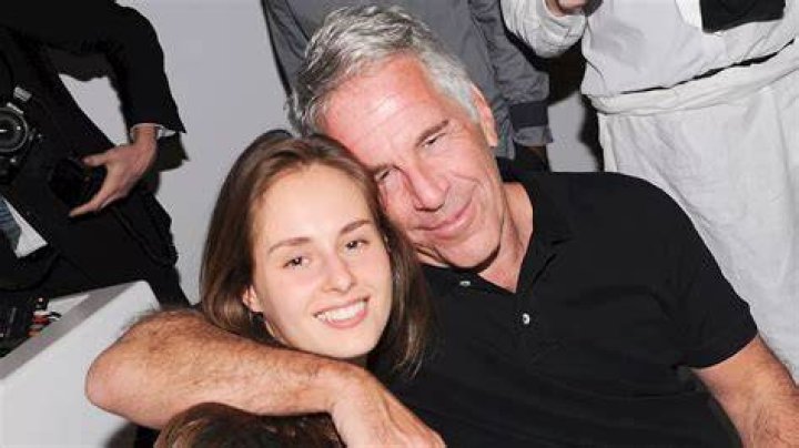 Even Jeffrey Epstein’s girlfriend, the last person to speak on phone