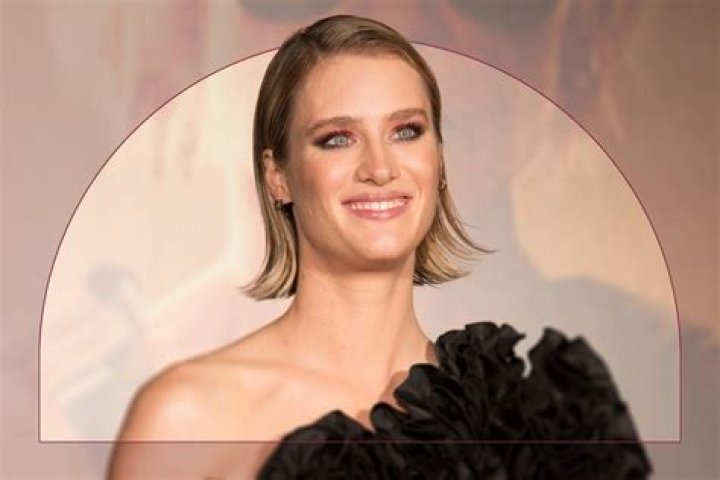 Facts about Mackenzie Davis Grace in Terminator Dark Fate and other