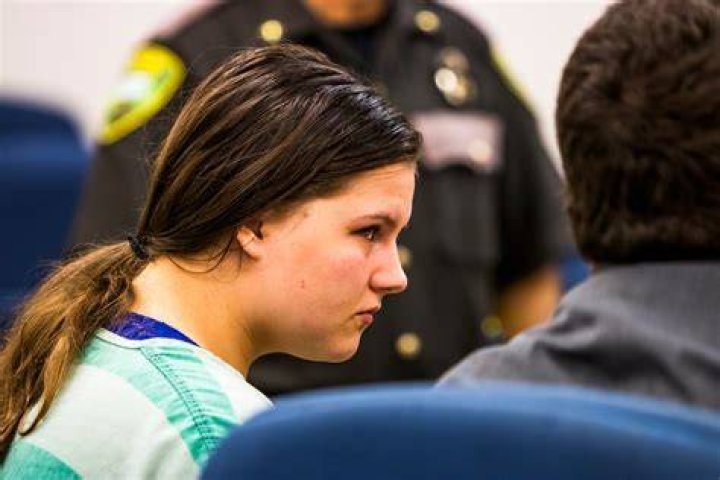 Fianc&egrave; of Randle Murder Suspect Turns Herself in, Held on 100,000 Bail