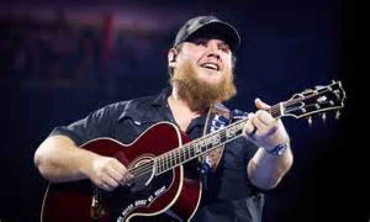 First Country Luke Combs Brings His Two Albums Together With ‘Growing