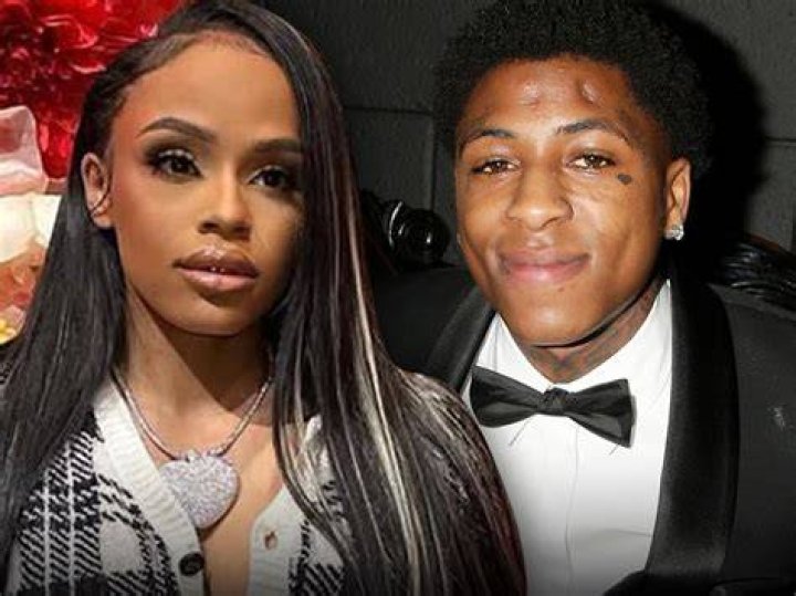 Floyd Mayweather With His Daughter & Her Mother (2018)