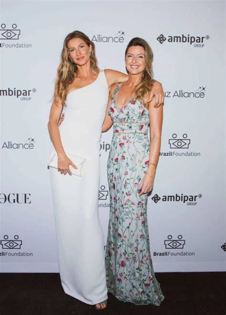 Gisele Bündchen Makes Rare Red Carpet Appearance with Twin Sister
