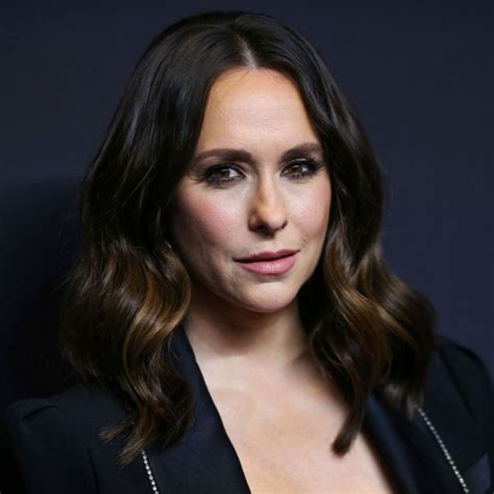 How Old Is Jennifer Love Hewitt? - Latest Information