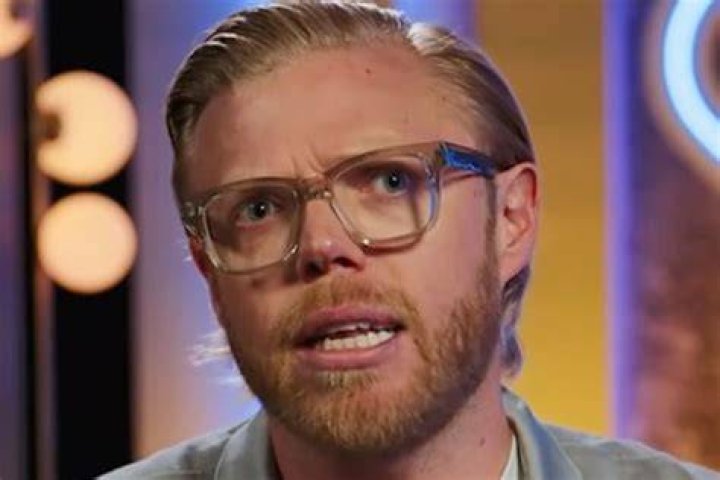 Inside Rob Beckett's 8year marriage to history teacher wife and