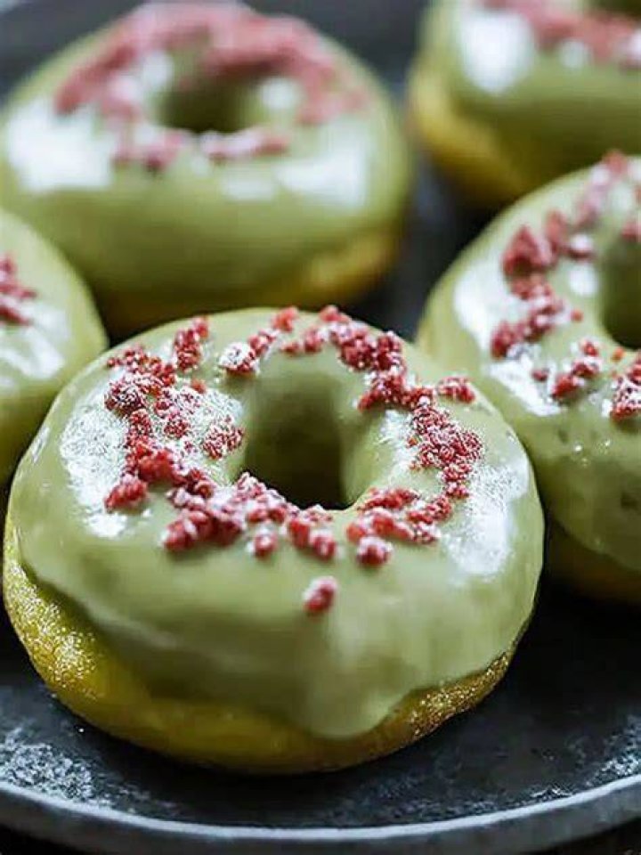 Irresistible Green Donuts: A Healthy And Delicious Treat
