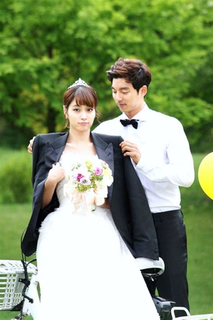 Is Gong Yoo Married to Wife? Or Dating Girlfriend?