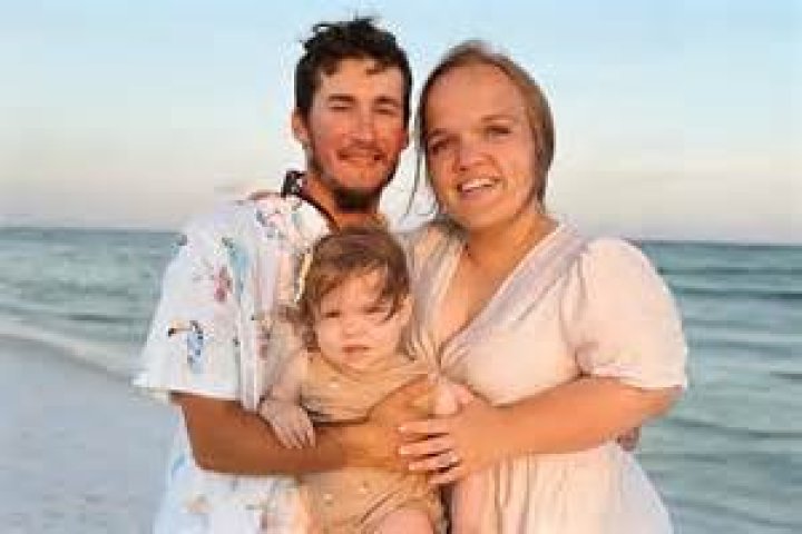 Is Liz Johnston's Daughter A Little Person? [Revealed Answer]