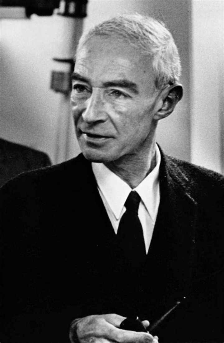 J. Robert Oppenheimer&rsquo;s Cause Of Death and Net Worth? The Theoretical