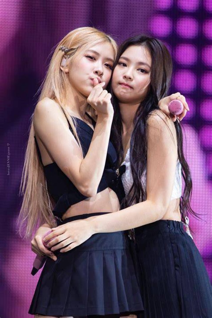 Jennie And Ros&eacute;, Ros&eacute; And Lisa, Yg Entertainment, South Korean Girls