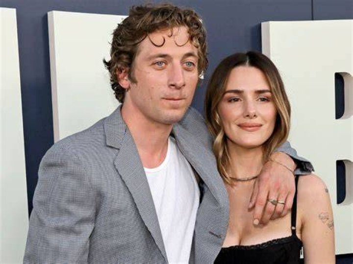 Jeremy Allen White’s Ex Addison Timeline Breaks Silence Amid Divorce