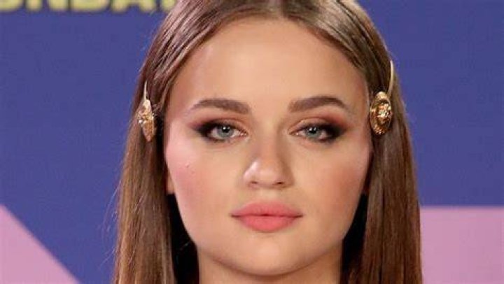 Joey King Has Some Thoughts On The 'Dark Side' Of Social Media