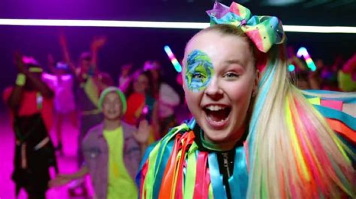 JoJo Siwa 'wasn't invited' to 2022 Kids' Choice Awards