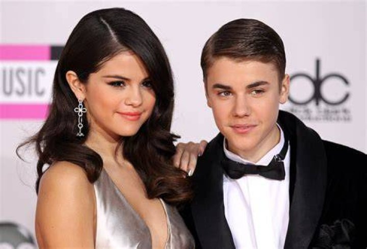 Justin And Selena's Age Difference: A Closer Look