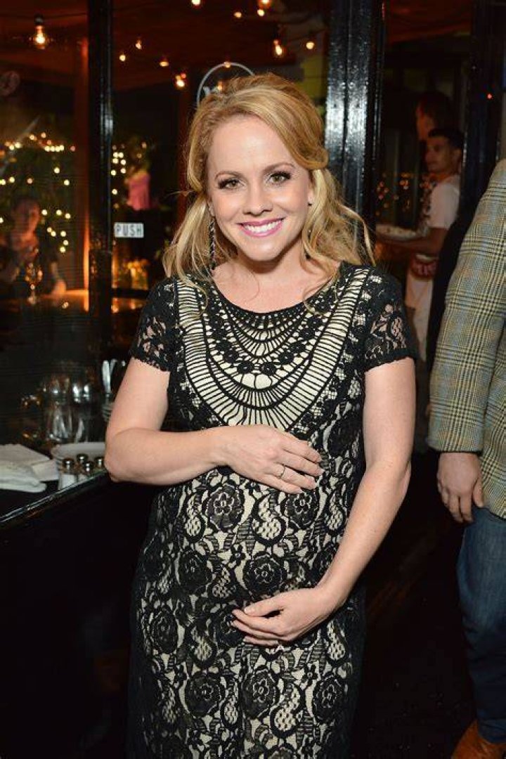Kelly Stables: The Vibrant Star Of Modern Family