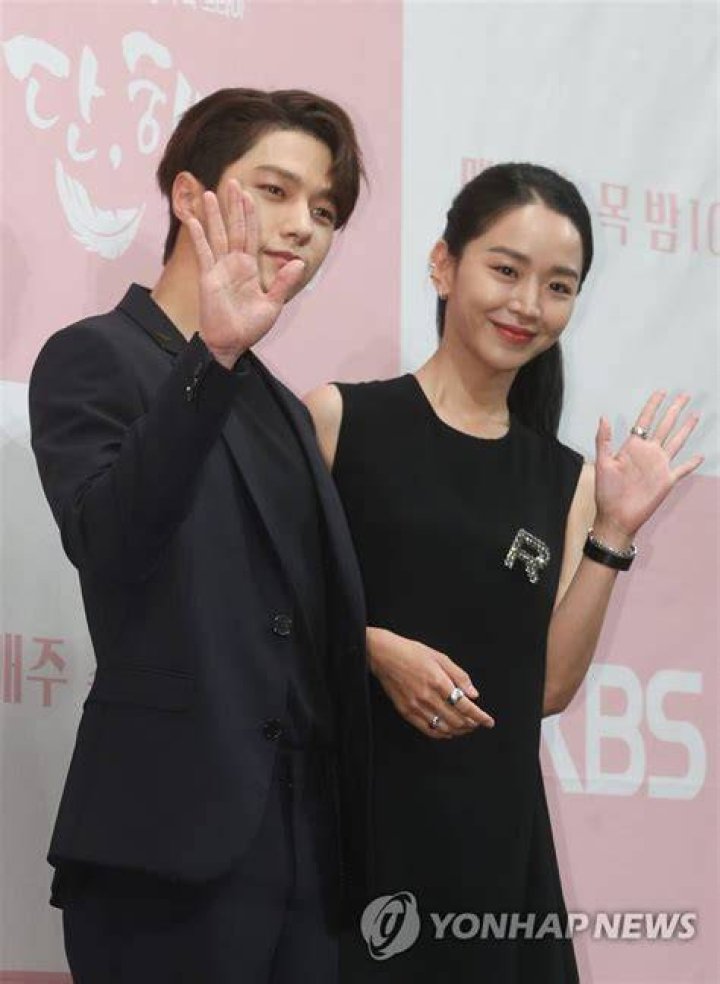 Kim Myung Soo And Shin Hye Sun: The Rumoured Romance [Exclusive Details]