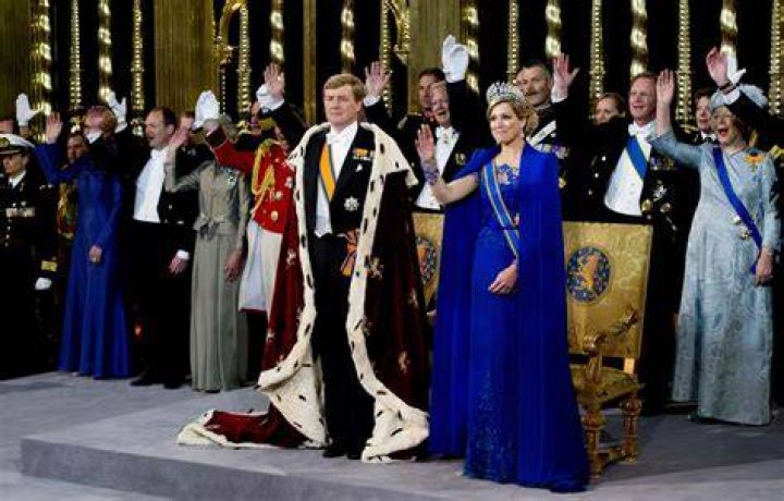 Kopie inhuldigingsjurk van Máxima in nieuwe Netflix film Beau Monde