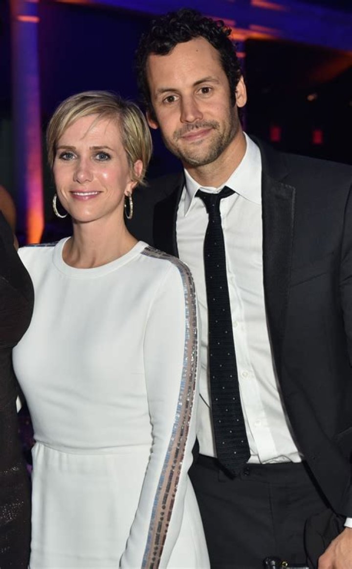 Kristen Wiig, fiancé Avi Rothman step out with their twins