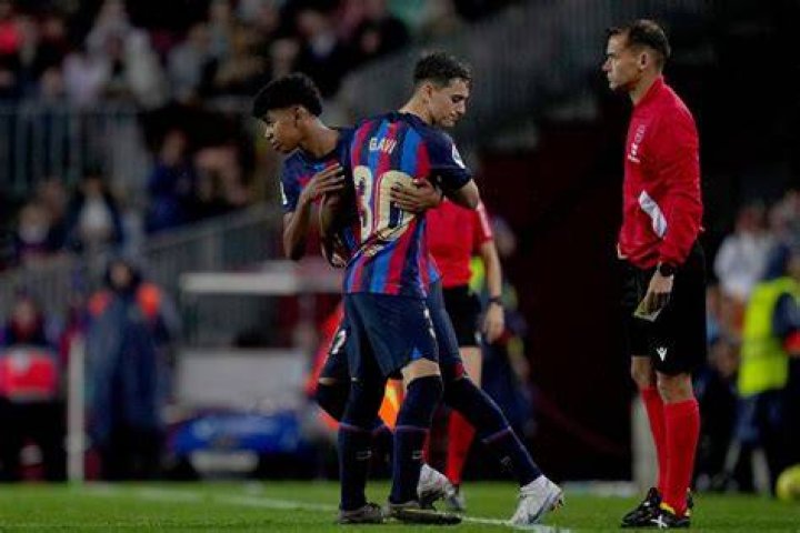 Lamine Yamal con histórico debut en el FC Barcelona
