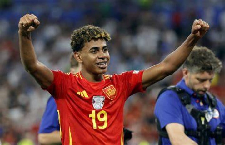 Lamine Yamal se convirtió en el debutante más joven de la historia del