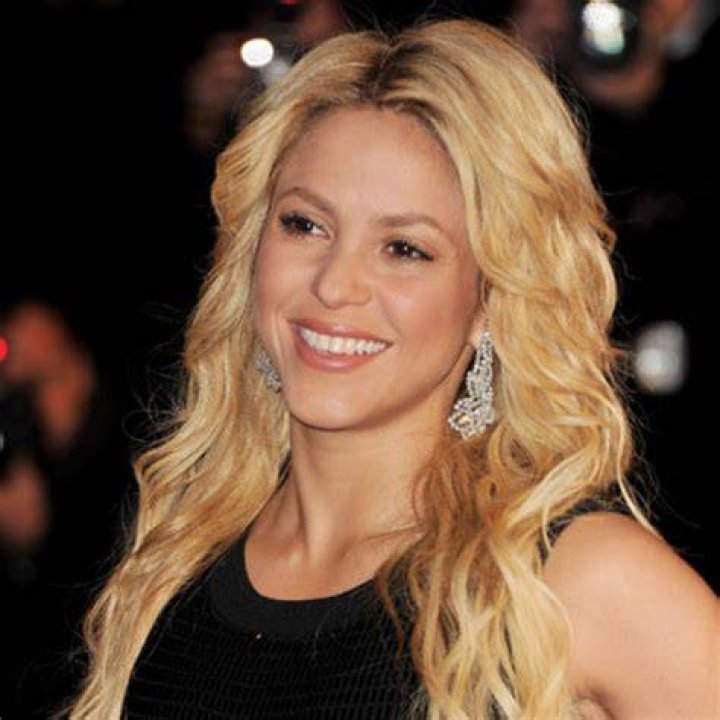 Le d&eacute;hanch&eacute; sexy de Shakira d&eacute;barque &agrave; Paris au mois de Juin