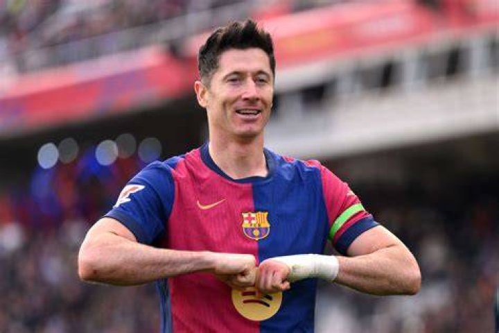 ‘Lewandowski for a season? I’d buy him’ Liverpool striker transfer