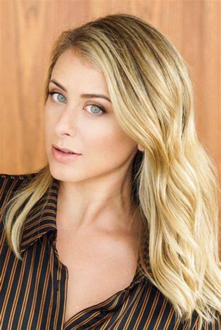 Lo Bosworth Wiki 2021 Net Worth, Height, Weight, Relationship & Full