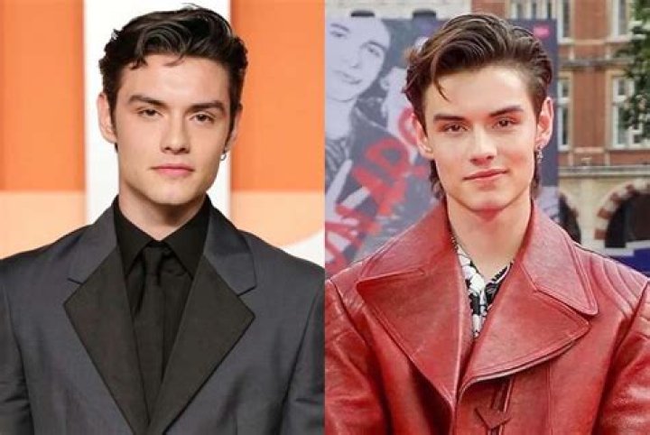 Louis Partridge Age, Net Worth, Girlfriend, Family, Siblings and