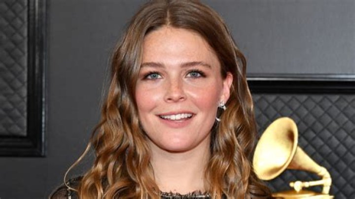 Maggie Rogers Dating Is the Musician in a Relationship?