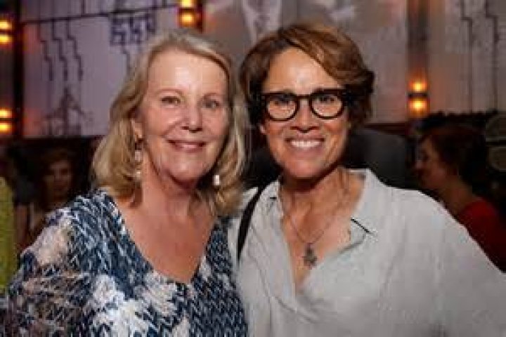 Mary Carillo Gay o Lesbiana, Casada, Pareja, Hijos