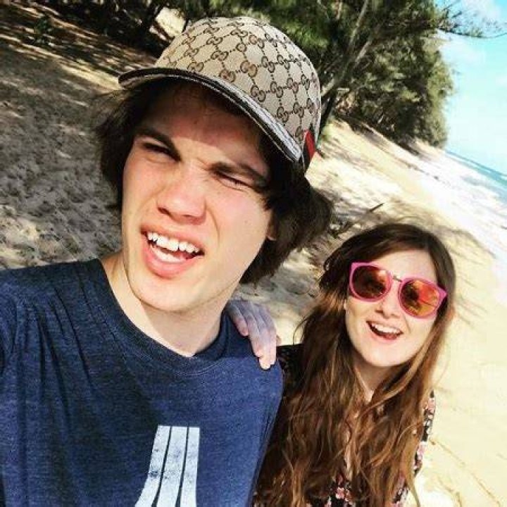 Maxmoefoe’s Girlfriend Katharine Foxx Appears in his YouTube Video. See