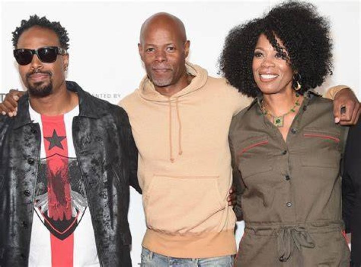 Meet Diedre Wayans' Famous Siblings