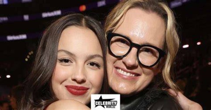 Olivia Rodrigo’s Mom Doesn’t APPROVE Of ‘Driver’s License